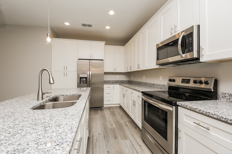 2,670/Mo, 2551 Grasmere View Pkwy N Kissimmee, FL 34746 Kitchen View 2