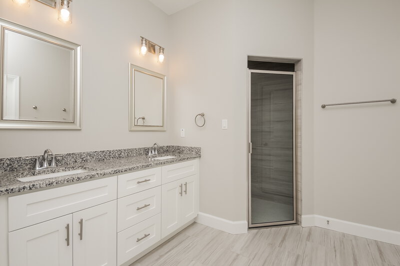 2,670/Mo, 2551 Grasmere View Pkwy N Kissimmee, FL 34746 Main Bathroom View