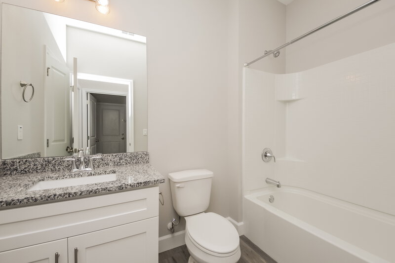 2,670/Mo, 2551 Grasmere View Pkwy N Kissimmee, FL 34746 Bathroom View 2