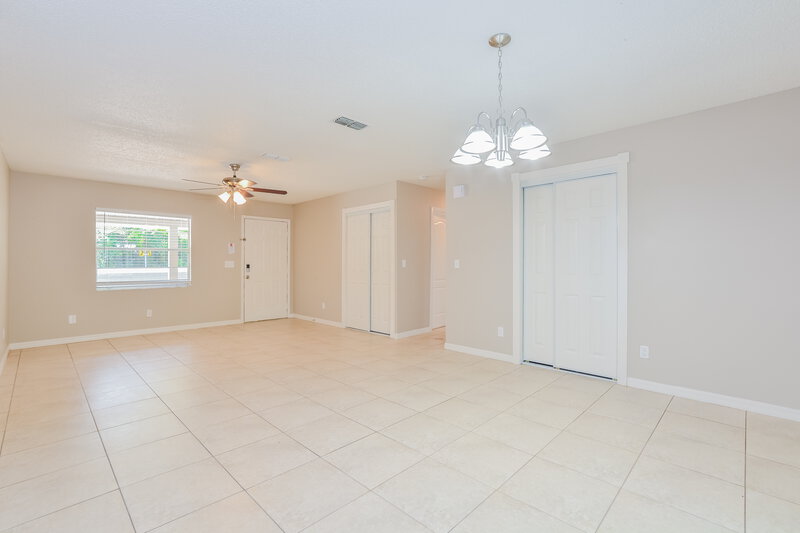 2,050/Mo, 1173 Geneva Dr Oviedo, FL 32765 Living Room View 2