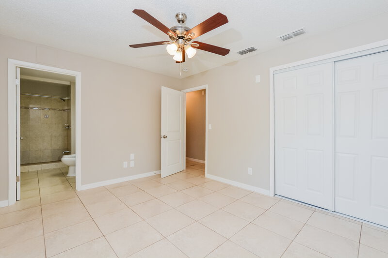 2,050/Mo, 1173 Geneva Dr Oviedo, FL 32765 Main Bedroom View 2