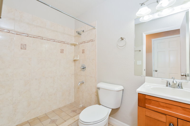 2,050/Mo, 1173 Geneva Dr Oviedo, FL 32765 Bathroom View