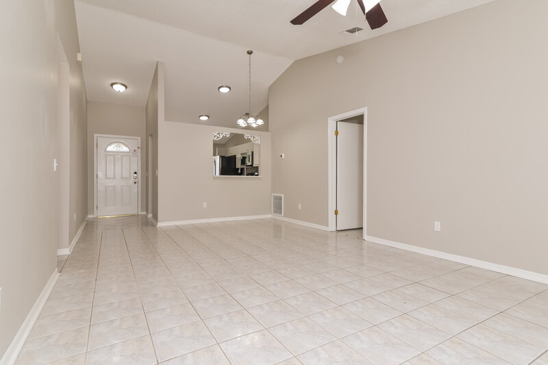 3,020/Mo, 1232 Regal Ridge Dr Orlando, FL 32825 Living Room View 3