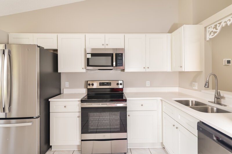 3,020/Mo, 1232 Regal Ridge Dr Orlando, FL 32825 Kitchen View