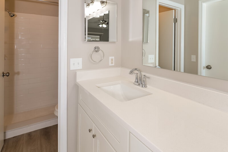 3,020/Mo, 1232 Regal Ridge Dr Orlando, FL 32825 Main Bathroom View