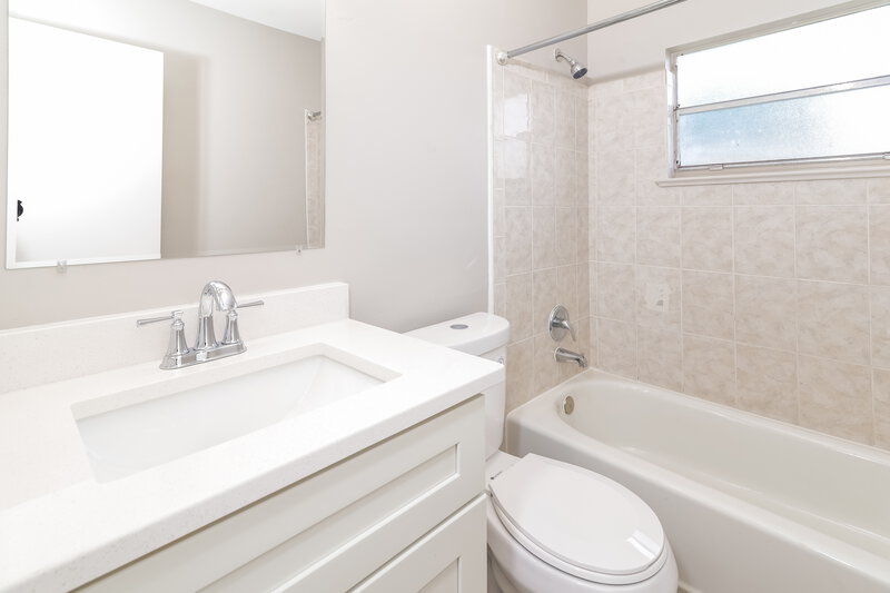 3,020/Mo, 1232 Regal Ridge Dr Orlando, FL 32825 Bathroom View
