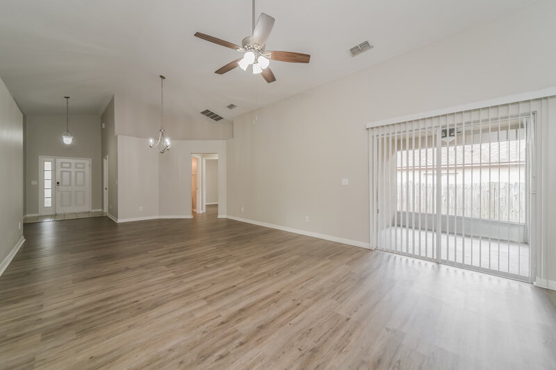 2,315/Mo, 2213 Merry Rd Tavares, FL 32778 Living Room View 2