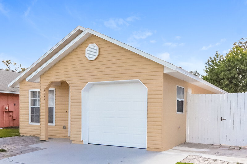 2,290/Mo, 9599 Lupine Ave Orlando, FL 32824 Front View