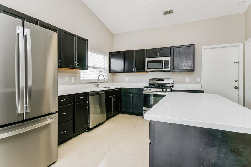 2,235/Mo, 12155 Romero St Orlando, FL 32837 Kitchen View