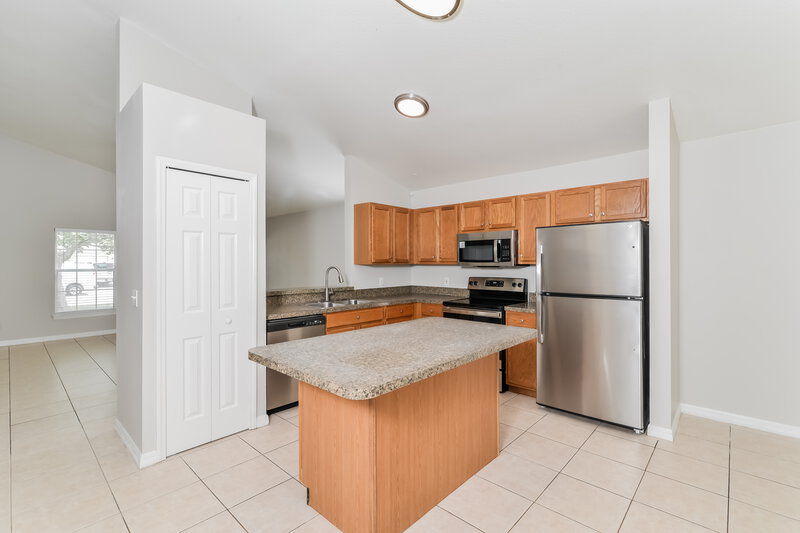 2,220/Mo, 3808 Kyle Dr Saint Cloud, FL 34772 Kitchen View