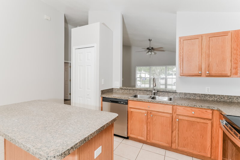2,220/Mo, 3808 Kyle Dr Saint Cloud, FL 34772 Kitchen View 3