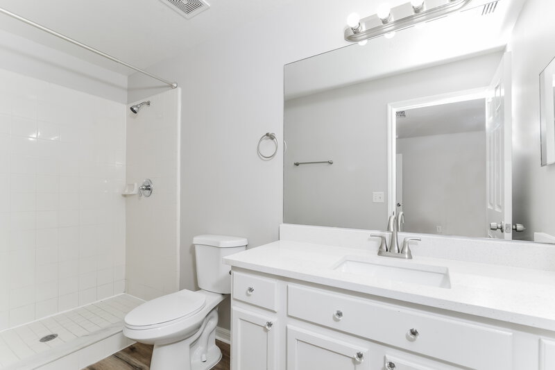 2,220/Mo, 3808 Kyle Dr Saint Cloud, FL 34772 Main Bathroom View