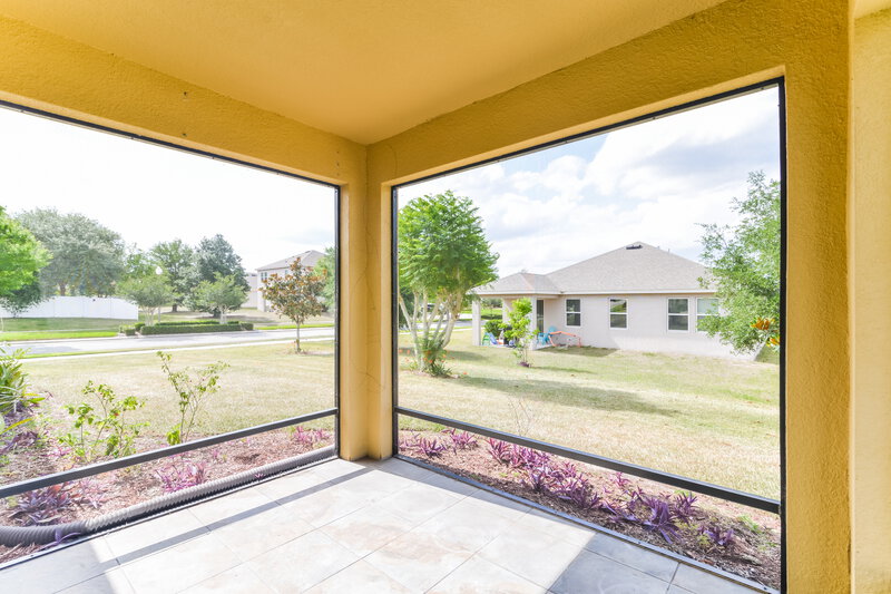 1,980/Mo, 3197 Spicer Ave Grand Island, FL 32735 Sun Room View