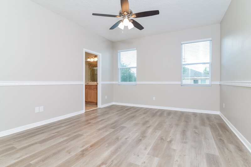 1,980/Mo, 3197 Spicer Ave Grand Island, FL 32735 Main Bedroom View 2