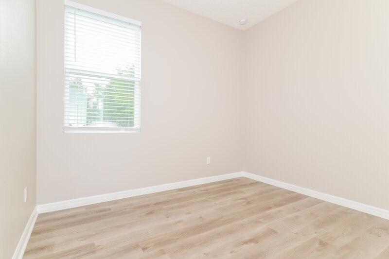 1,980/Mo, 3197 Spicer Ave Grand Island, FL 32735 Bedroom View 2