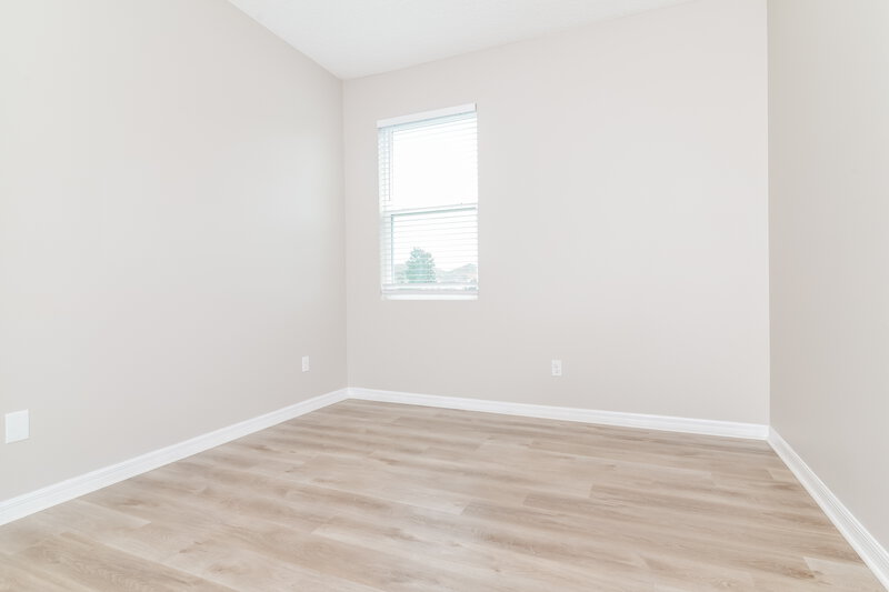 1,980/Mo, 3197 Spicer Ave Grand Island, FL 32735 Bedroom View 3