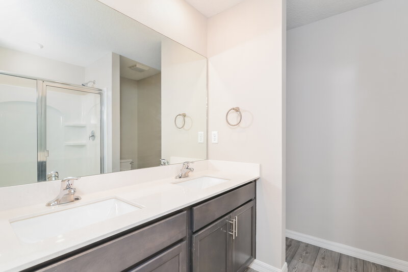 2,555/Mo, 12014 Callicarpa Ln Leesburg, FL 34788 Main Bathroom View