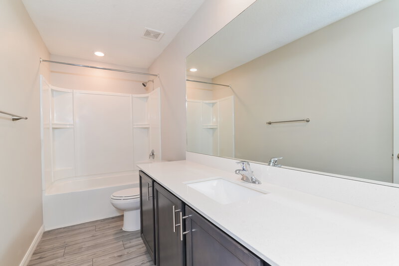 2,555/Mo, 12014 Callicarpa Ln Leesburg, FL 34788 Bathroom View