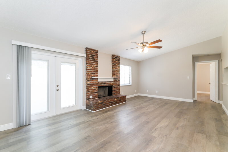 2,255/Mo, 7064 Harbor Point Blvd Orlando, FL 32835 Living Room View 2