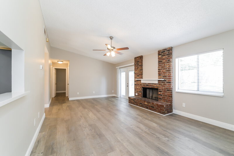 2,255/Mo, 7064 Harbor Point Blvd Orlando, FL 32835 Living Room View 3