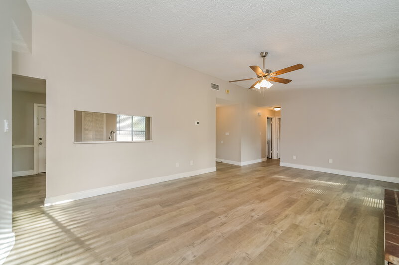 2,380/Mo, 7064 Harbor Point Blvd Orlando, FL 32835 Living Room View 3