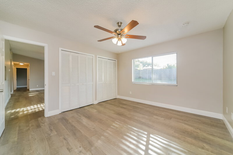 2,380/Mo, 7064 Harbor Point Blvd Orlando, FL 32835 Main Bedroom View 2
