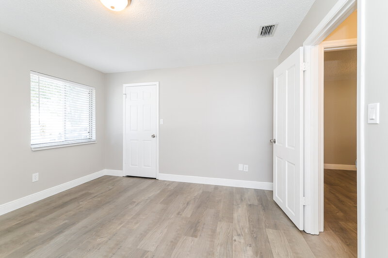 2,255/Mo, 7064 Harbor Point Blvd Orlando, FL 32835 Bedroom View