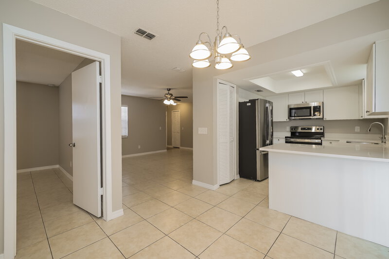 2,250/Mo, 1424 Outer Ct Kissimmee, FL 34744 Dining Room View