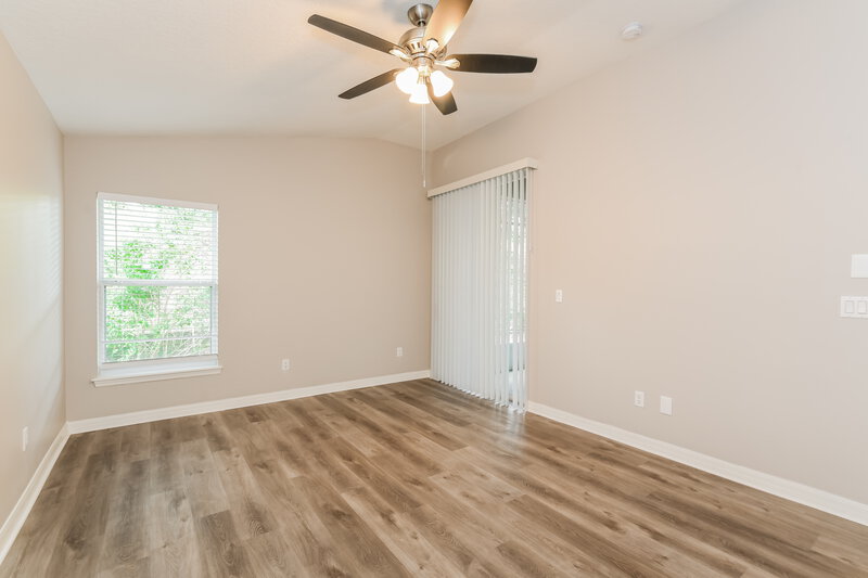 2,105/Mo, 10217 Dovehill Ln Clermont, FL 34711 Main Bedroom View 2