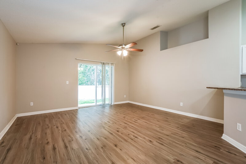 2,295/Mo, 4926 Walnut Ridge Dr Orlando, FL 32829 Living Room View 2