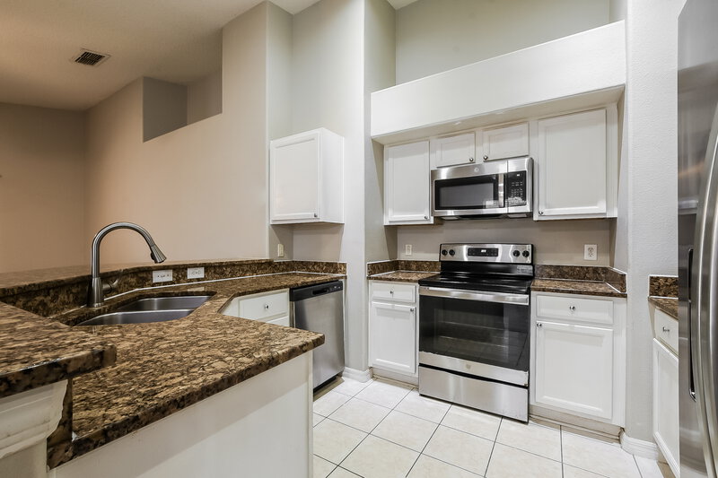 2,295/Mo, 4926 Walnut Ridge Dr Orlando, FL 32829 Kitchen View