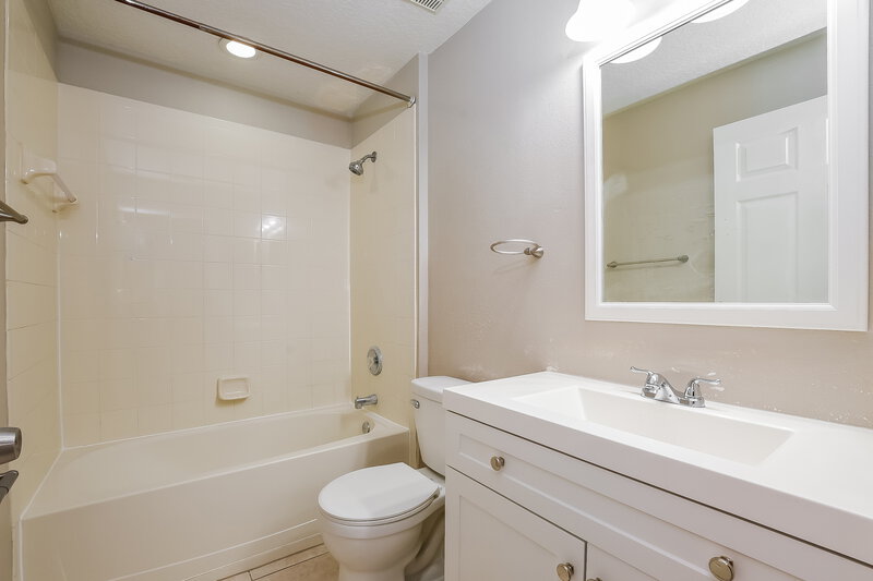 2,295/Mo, 4926 Walnut Ridge Dr Orlando, FL 32829 Bathroom View