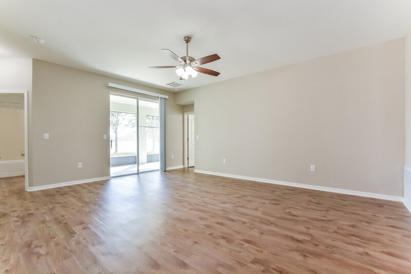 2,160/Mo, 5928 Rutherford Rd Mount Dora, FL 32757 Living Room View 2