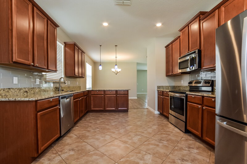 2,160/Mo, 5928 Rutherford Rd Mount Dora, FL 32757 Kitchen View