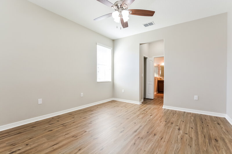 2,160/Mo, 5928 Rutherford Rd Mount Dora, FL 32757 Main Bedroom View