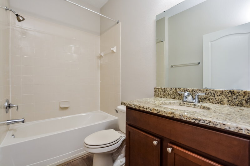 2,160/Mo, 5928 Rutherford Rd Mount Dora, FL 32757 Bathroom View