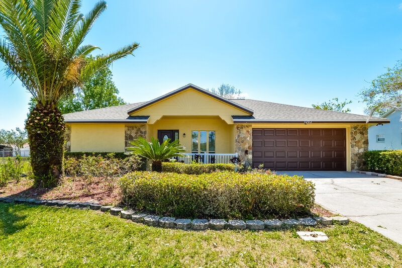 2,080/Mo, 5202 Royal Oak Dr Fruitland Park, FL 34731 External View