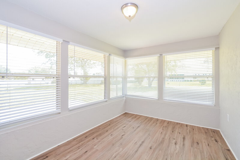 2,080/Mo, 5202 Royal Oak Dr Fruitland Park, FL 34731 Sun Room View