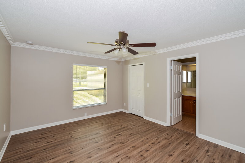 2,080/Mo, 5202 Royal Oak Dr Fruitland Park, FL 34731 Main Bedroom View