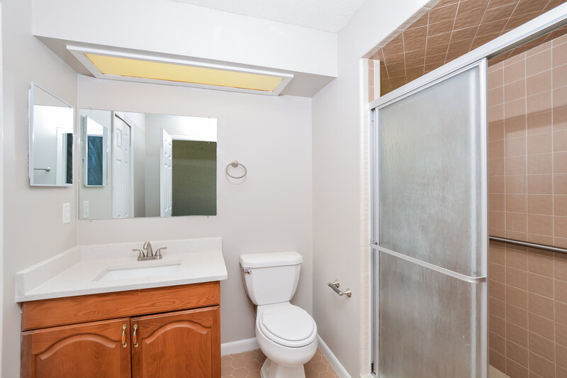 2,080/Mo, 5202 Royal Oak Dr Fruitland Park, FL 34731 Main Bedroom View 2