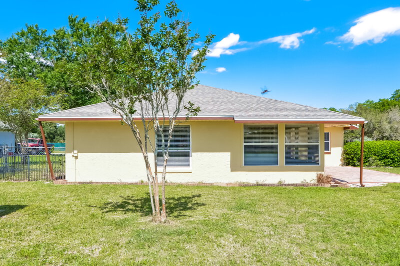 2,080/Mo, 5202 Royal Oak Dr Fruitland Park, FL 34731 Rear View