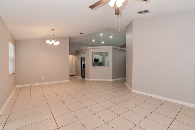 2,090/Mo, 16512 Golden Eagle Blvd Clermont, FL 34714 Living Room View