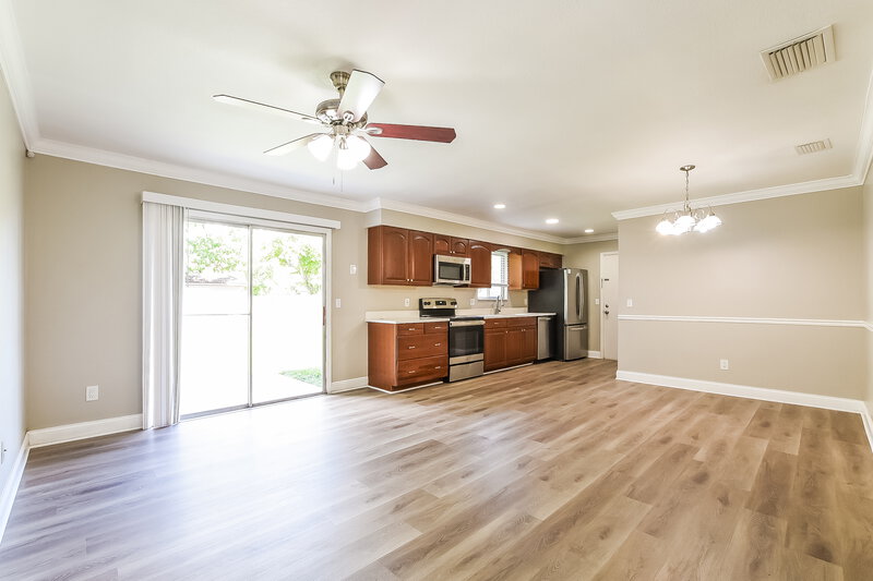 2,100/Mo, 517 Sean Ct Apopka, FL 32712 Living Room View 2