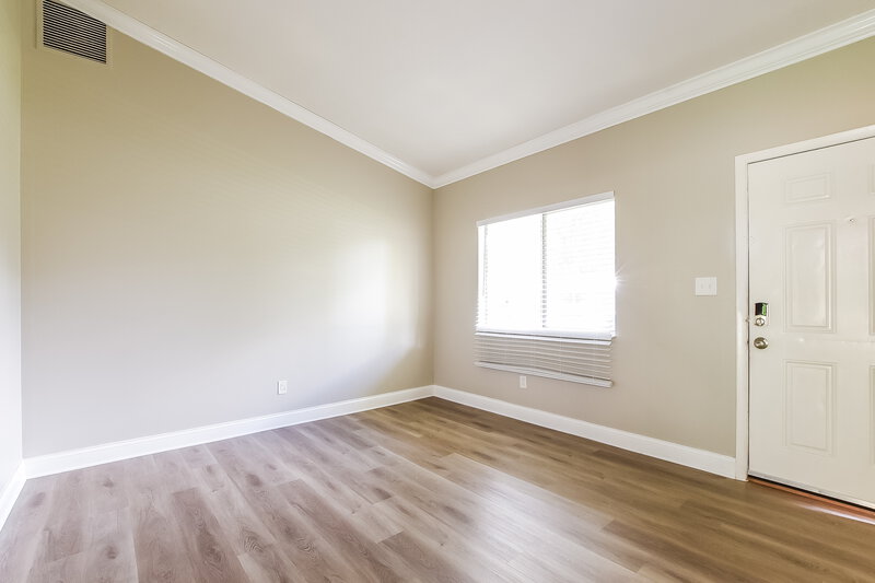2,100/Mo, 517 Sean Ct Apopka, FL 32712 Bedroom View 2