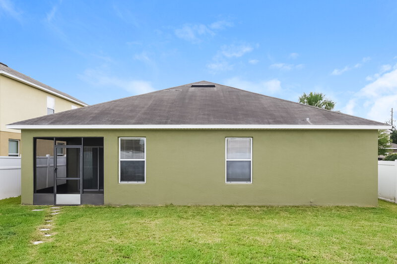 2,350/Mo, 2060 Remembrance Ave Saint Cloud, FL 34769 Rear View