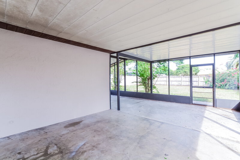 2,005/Mo, 936 Dora Ave Tavares, FL 32778 No Caption View