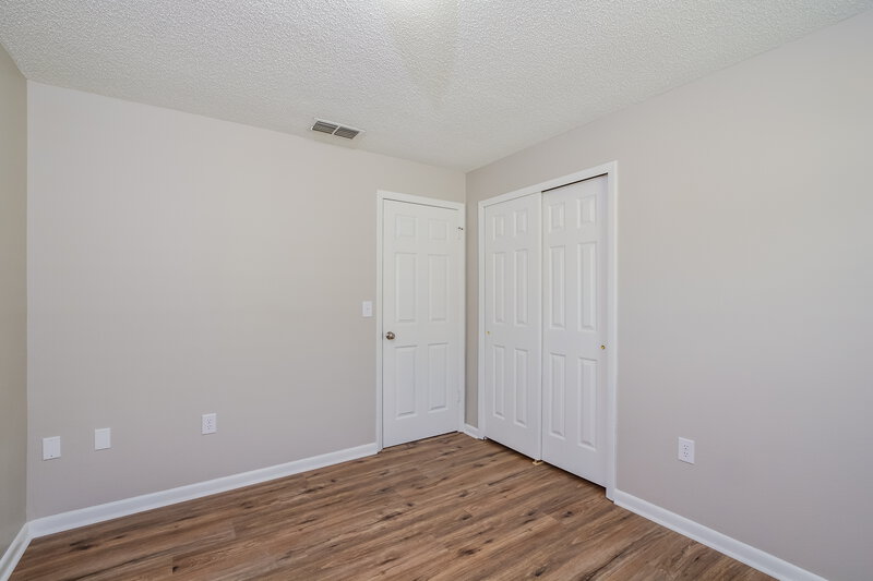 2,005/Mo, 936 Dora Ave Tavares, FL 32778 Bedroom View 4