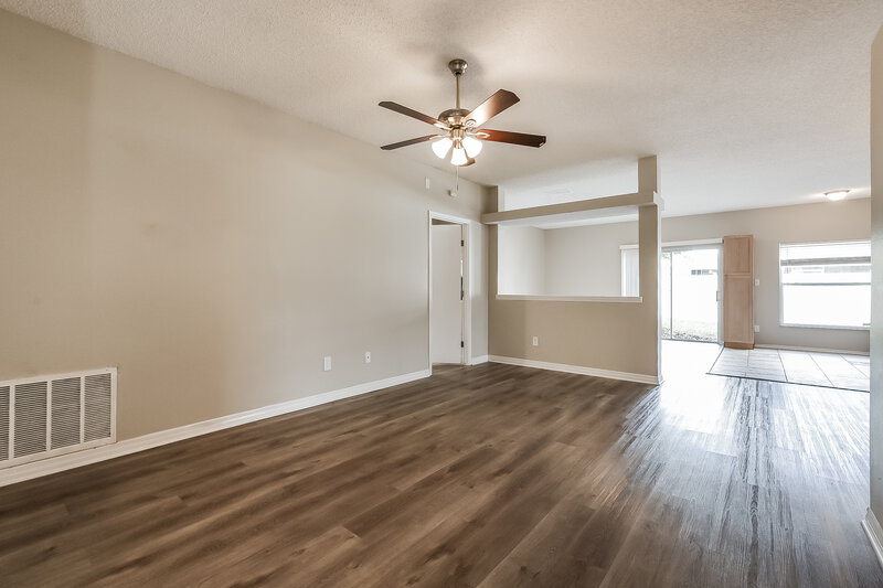 2,240/Mo, 1962 Shannon Ln Apopka, FL 32703 Living Room View