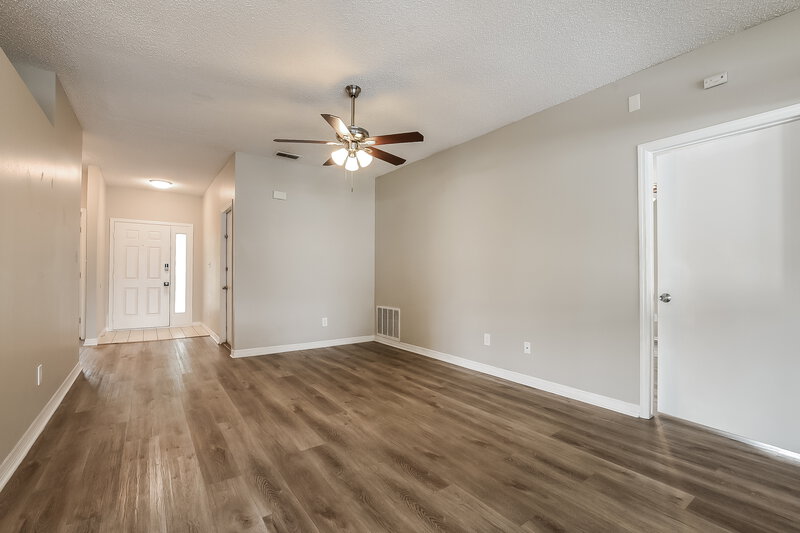 2,240/Mo, 1962 Shannon Ln Apopka, FL 32703 Living Room View 2