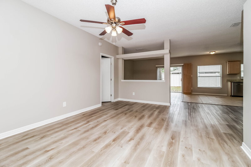 2,340/Mo, 1962 Shannon Ln Apopka, FL 32703 Living Room View 4